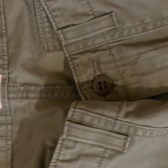 Levi’s Army Green Causal pants. - Picture 6 of 6